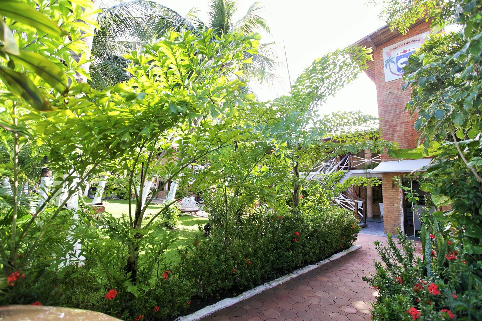 Lua Cheia Inn
